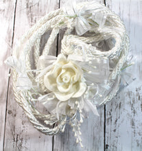 Load image into Gallery viewer, White with Silver Accent Traditional Lasso