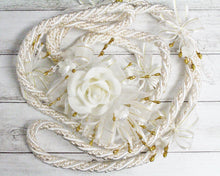 Load image into Gallery viewer, White with Gold Accent Traditional Lasso